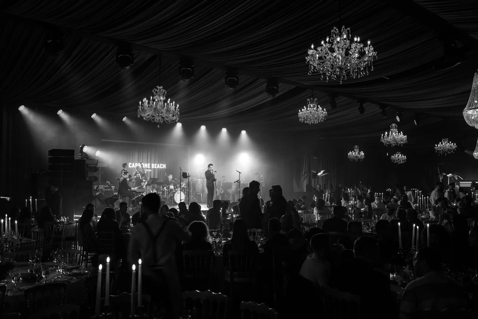 How to choose a creative agency in Qatar: Carbone Beach gala under chandeliers